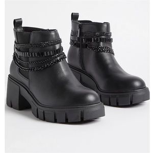 NEW! Torrid Chain Ankle Bootie Size 7.5 WW